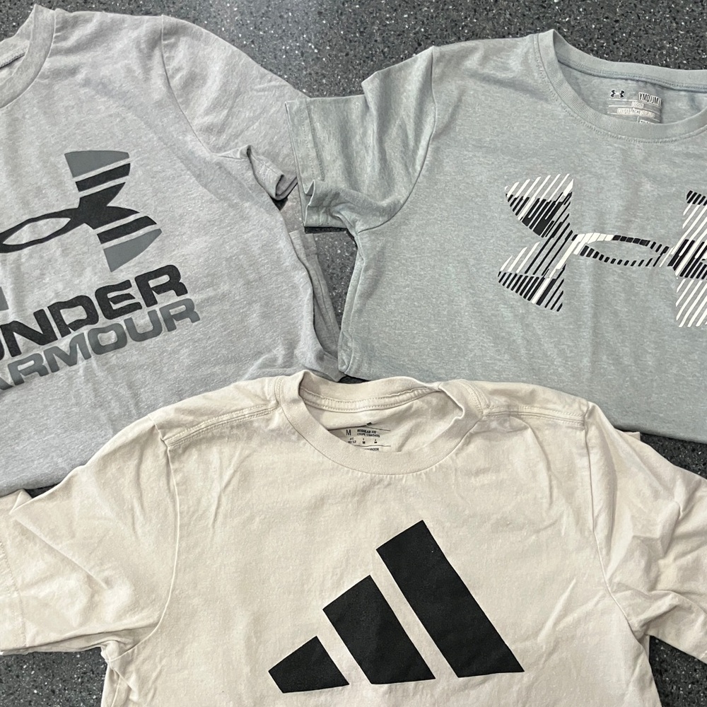 Under Armour Kids Light Gray Graphic Tee